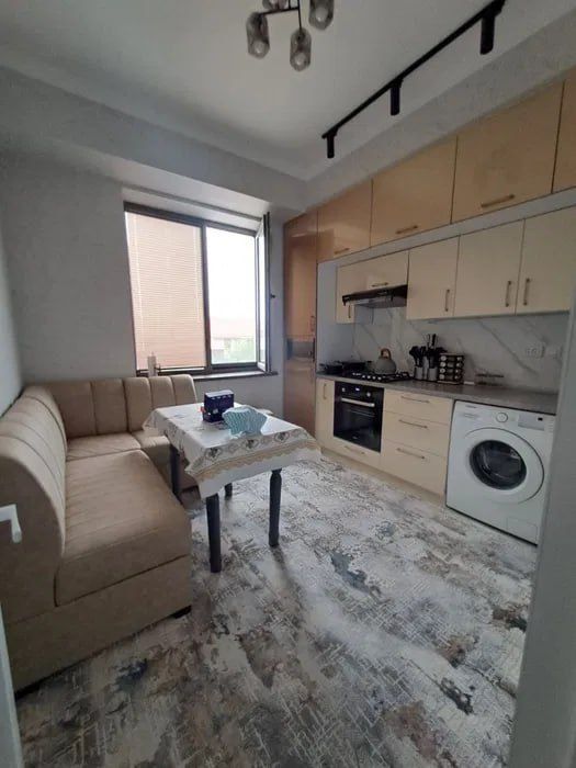 2/2/3. Дом кирпичный. Сергели, метро "Yangihayot" (4-bekat). Квартира