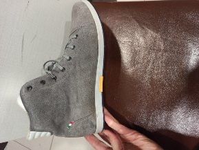 Продавам нови мъжки кецове