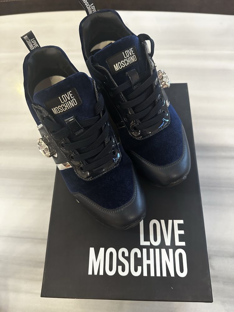 Дамски спортни обувки Love Moschino