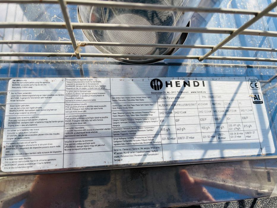 Incalzitor profesional pentru terasa tip piramida HENDI