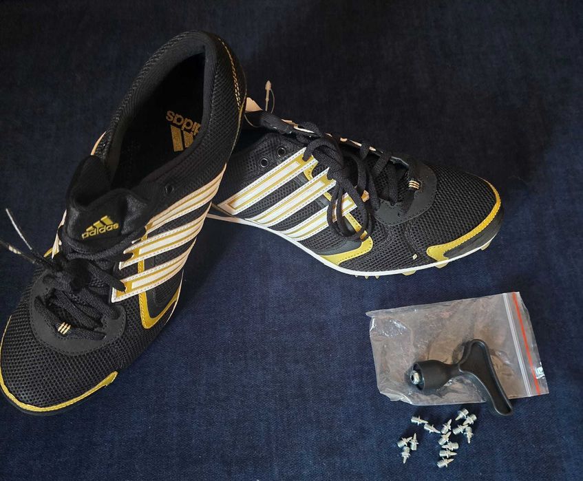 Pantofi Cuie Adidas Arriba Track & Field 43 1/3 + cuie si cheie