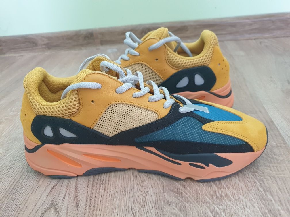 Adidas Yeezy 700 Sun