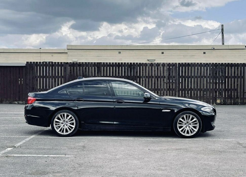 BMW seria 5  F10 Manual volan dreapta