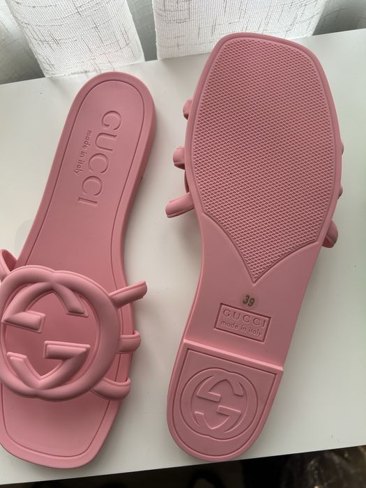 Vand slapi/papuci Gucci plaja