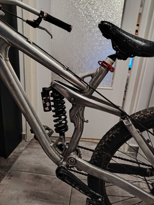 Bicicleta Downhill Ghost