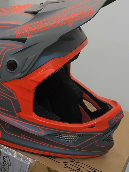 casca Troy Lee Designs D3 Spider Stripe - marime M. 56-57cm - Noua