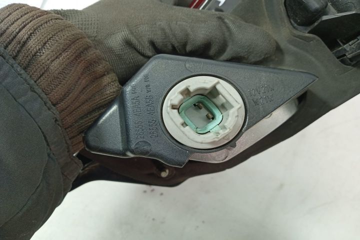 Stop stanga 26555 4ea5a Nissan Qashqai 2 J11  [din 2013 pana  2020] seria