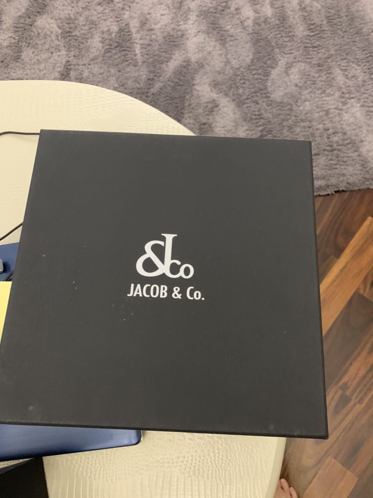 Часы Jacob & Co