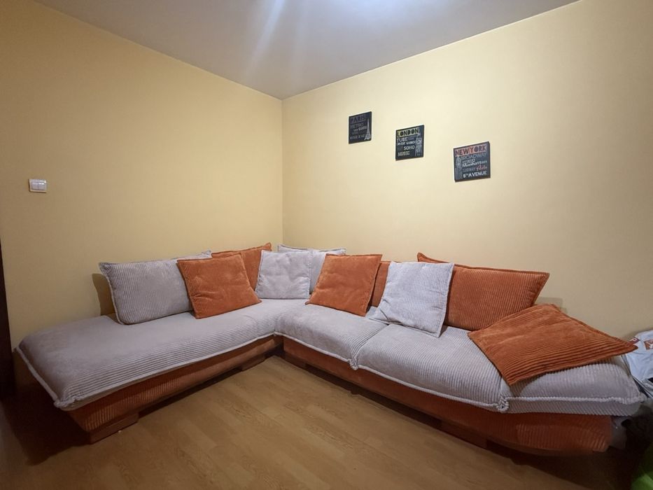 Ъглов диван+ маса