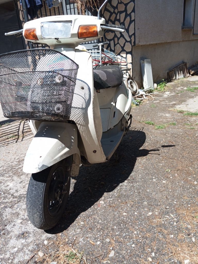 Скутер Yamaha.  .