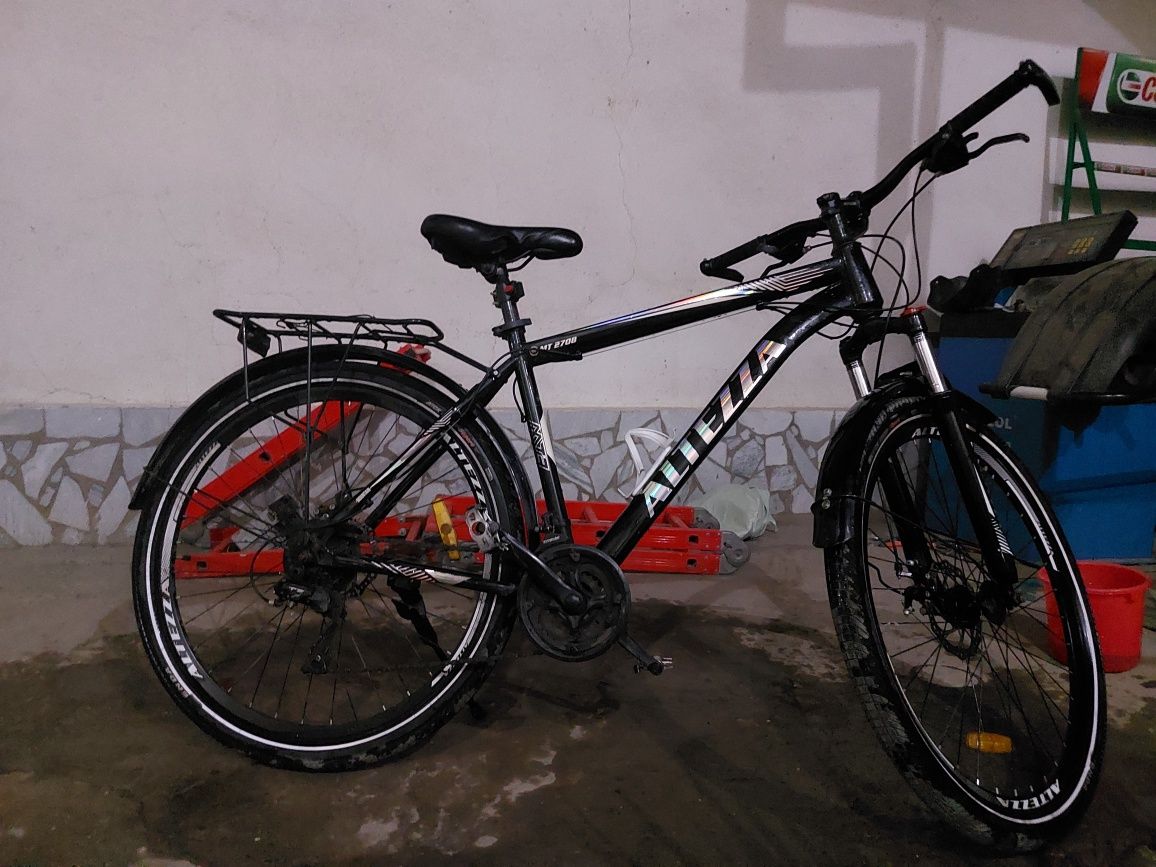 Altezza 28 velik