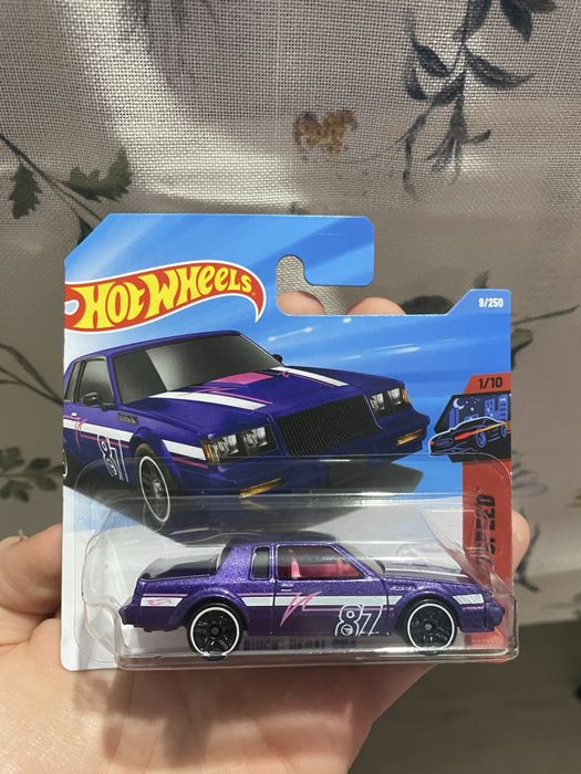 Hot wheels TH.