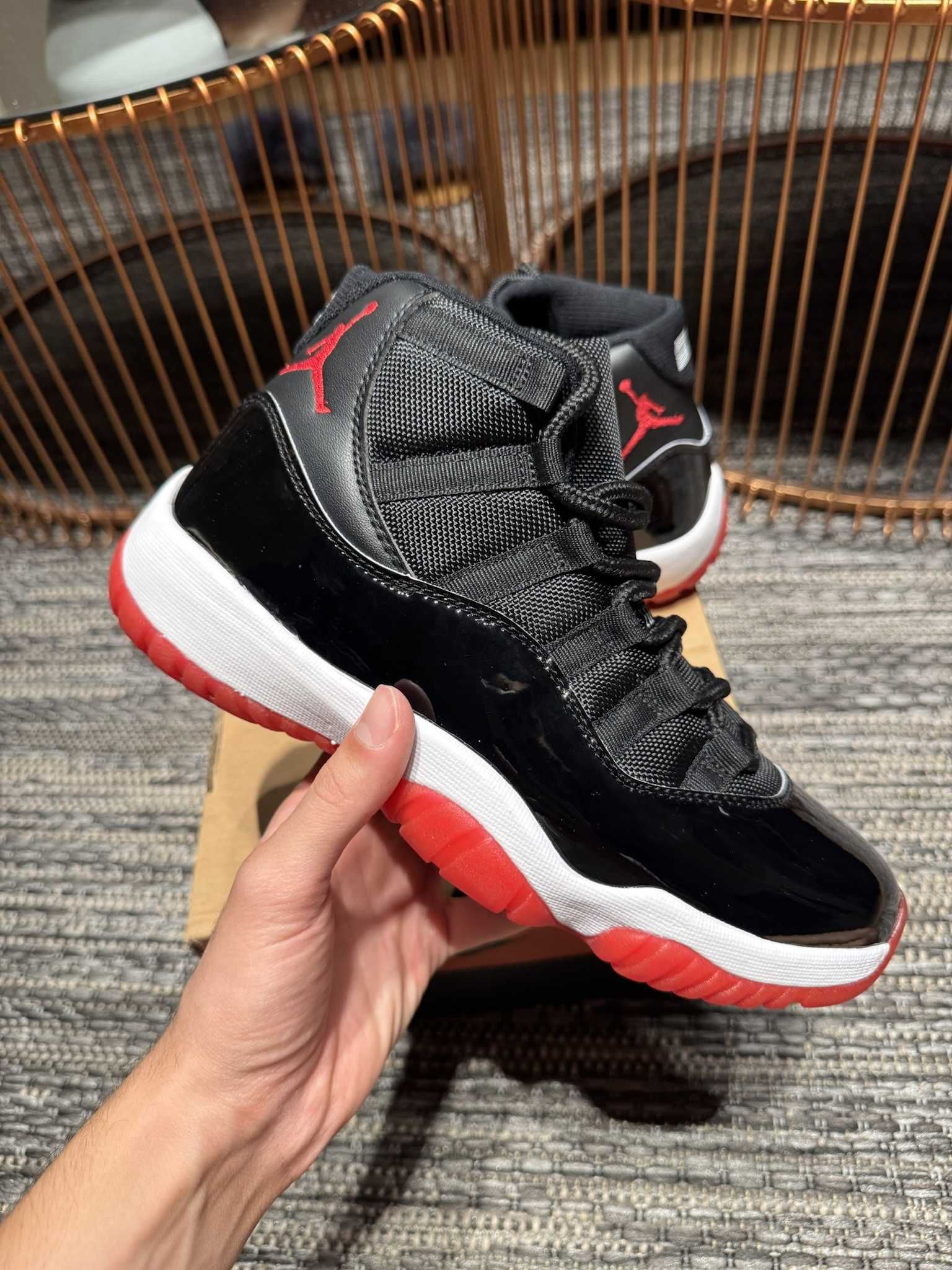 Jordan 11 Retro "Bred" 42.5EUR Мъжки Кецове + Кутия