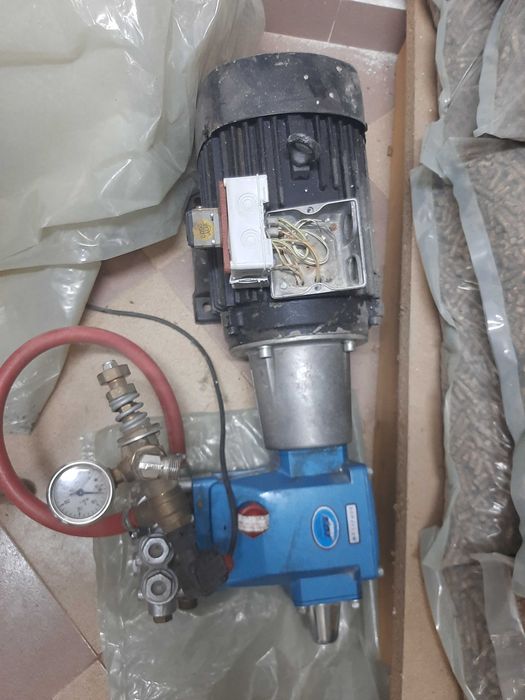 Помпа за авто мивка