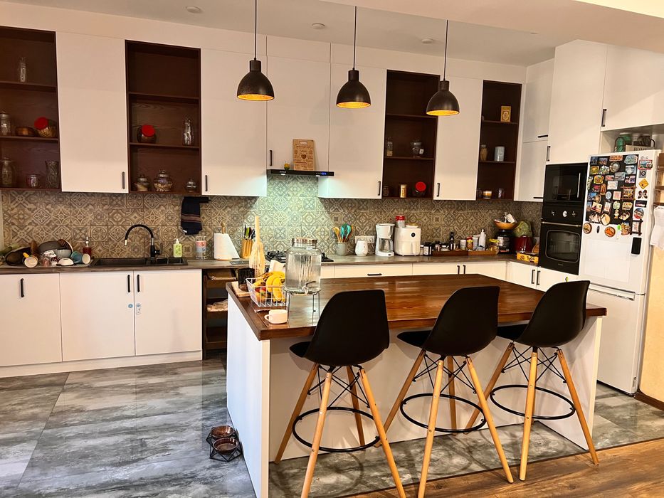 4х комнатная квартира (118кв.м) с ремонтом, Алмазарский район