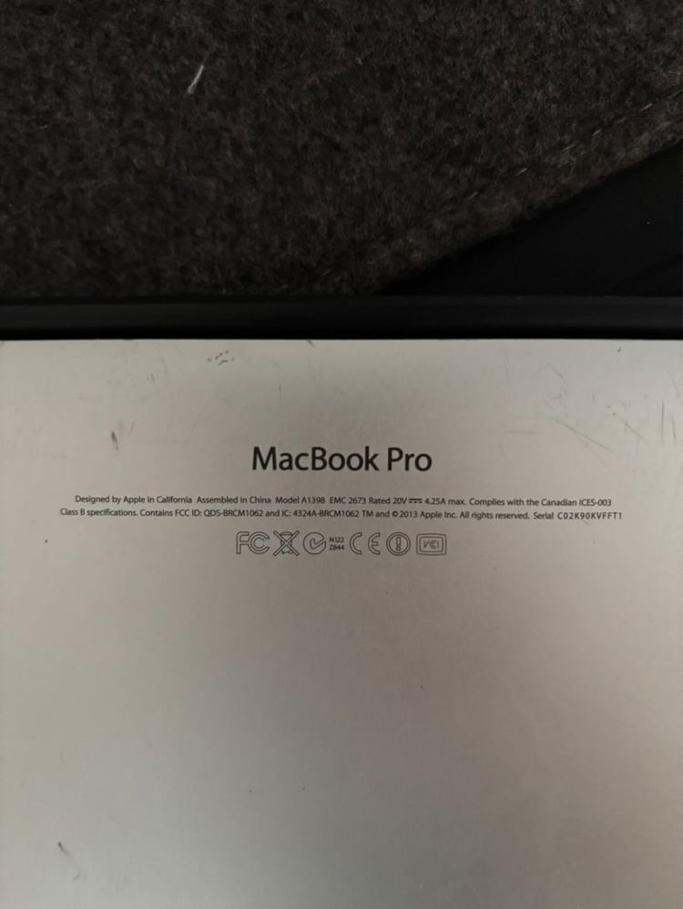 Продавам Macbook Pro 13 инча ЗА ЧАСТИ