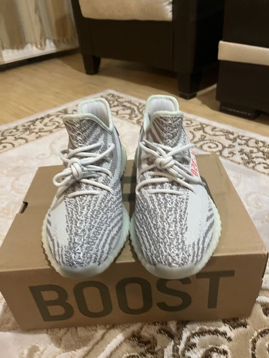 Yeezy Boost 350 v2 Blue tint