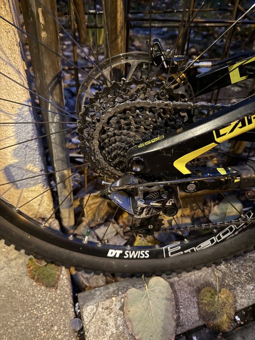 Bicicleta full suspension YT capra comp 1