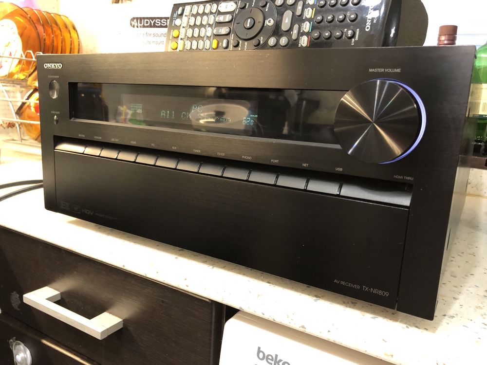 Onkyo TX-NR809 качествен ресивър