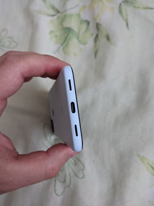 Google pixel 4a (ЗА ЧАСТИ)
