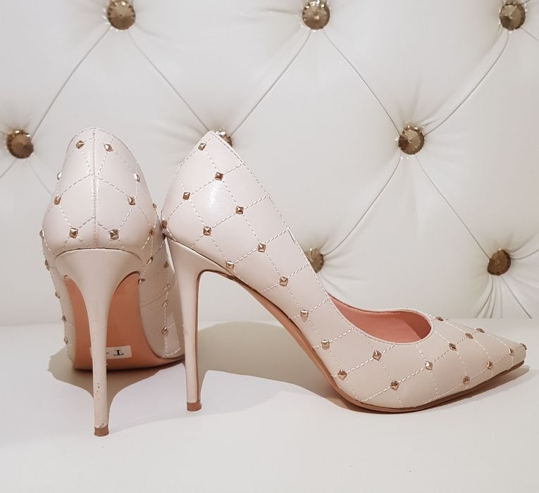 Продам туфли женскую