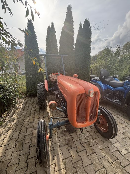 Tractor Fiat 211