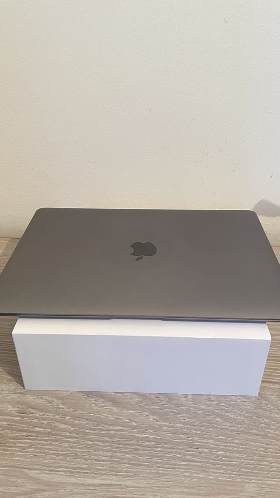 Macbook air m1  Grey