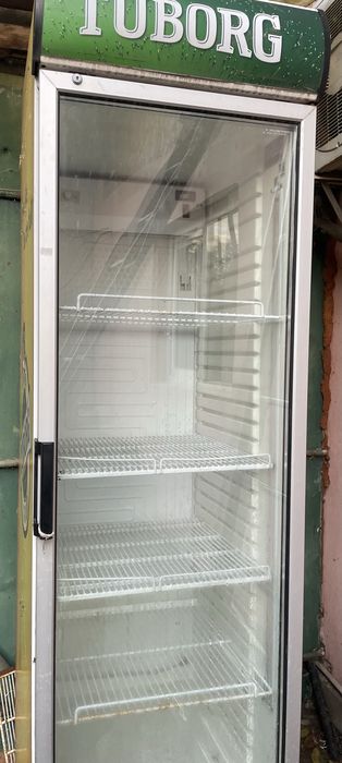 Vând vitrină frigorifică