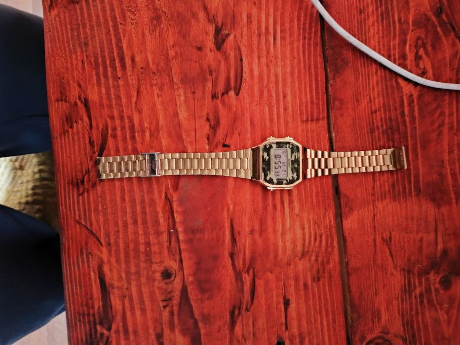 Vând ceas casio  A168