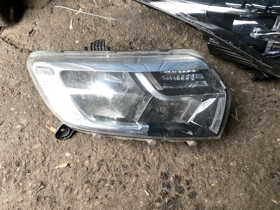 Far Dacia Logan 2 Sandero 2 Facelift 2017 - 2020 far stanga DRL