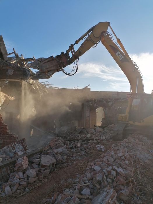 Demolari case ,  cladiri industriale , transport moloz, excavari