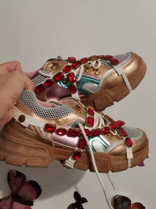Pantofi sport cu pietre