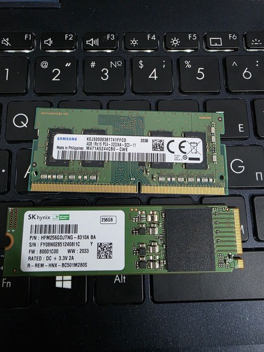 ssd 256gb ddr4 8gb в отличном состояний без минус