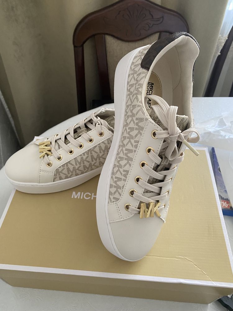 Michael kors us-8