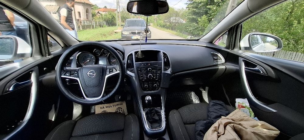 Opel Astra 1.7 diesel , 2013