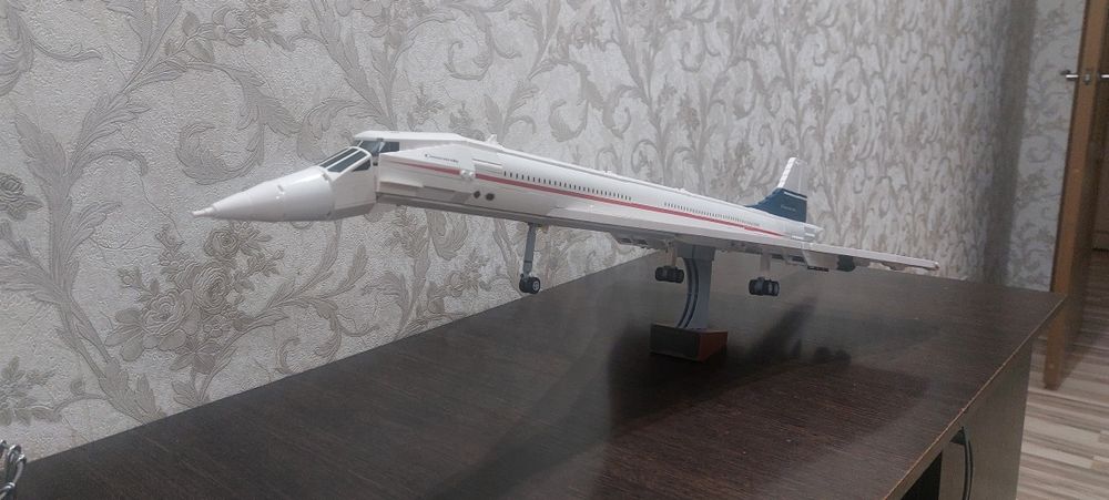 самолет Lego Icons Concorde