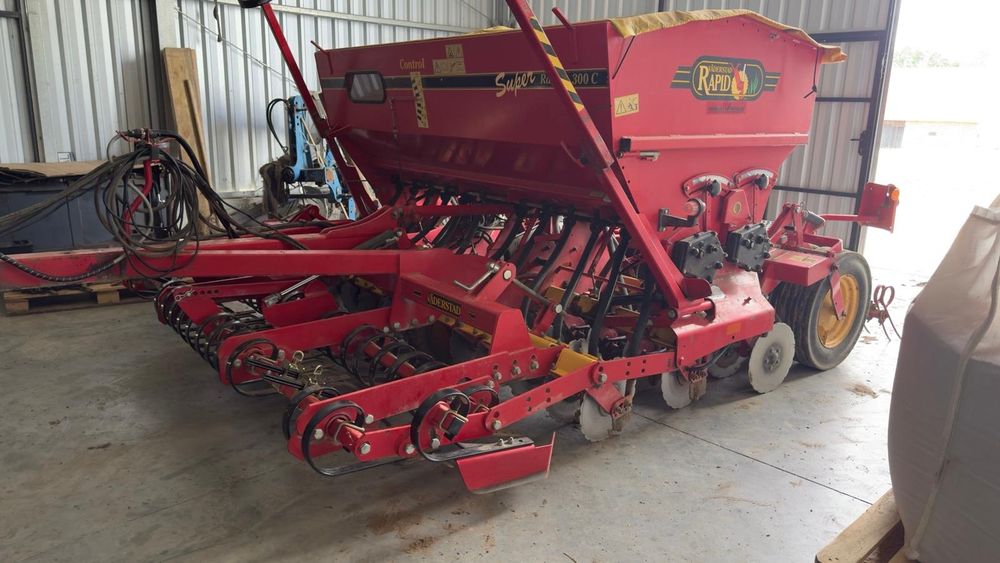 Semanatoare grau cu fertilizare vaderstad rapid 300 c