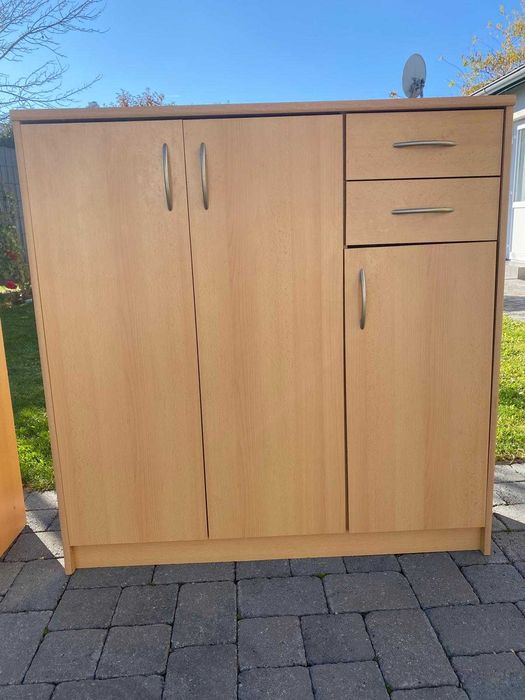 Vând comode în stare foarte bună