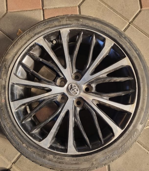 Продам колесо в сборе на Тойота Камри 70