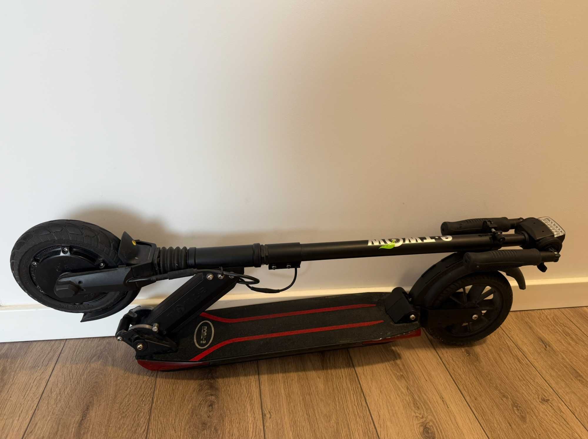 Trotineta electrica E-TWOW Booster Plus S - Negru