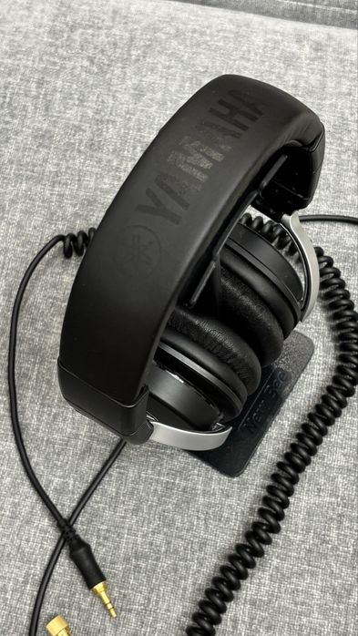 Студийные мониторные наушники YAMAHA HPH-MT8