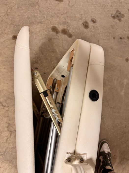 Сгъваема медицинска кошетка за масажи, перманент, козметични процедури