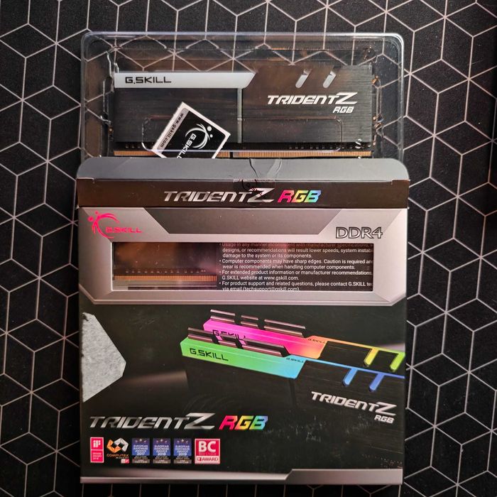 Memorie RAM G.SKILL Trident Z RGB 32GB (2x16GB) DDR4 4000MHz CL18