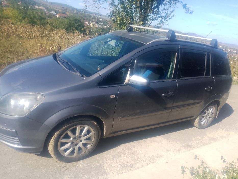 Vând Opel Zafira B