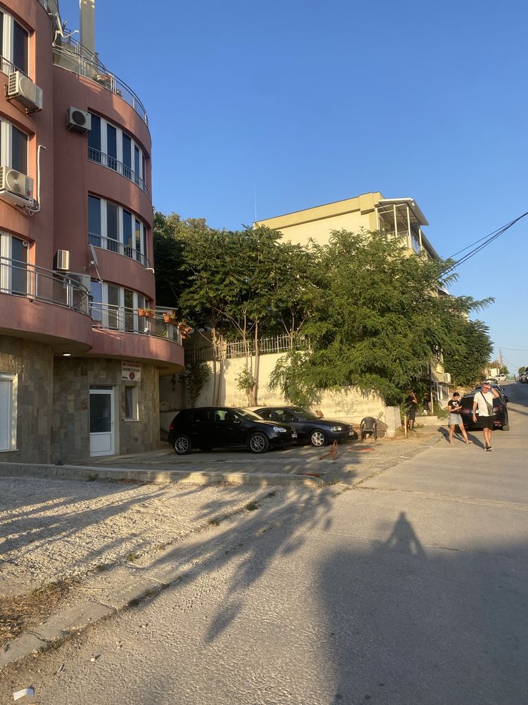 Паркомясто под наем Бриз