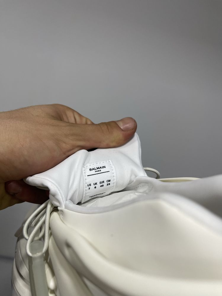 Balmain Unicorn Triple White