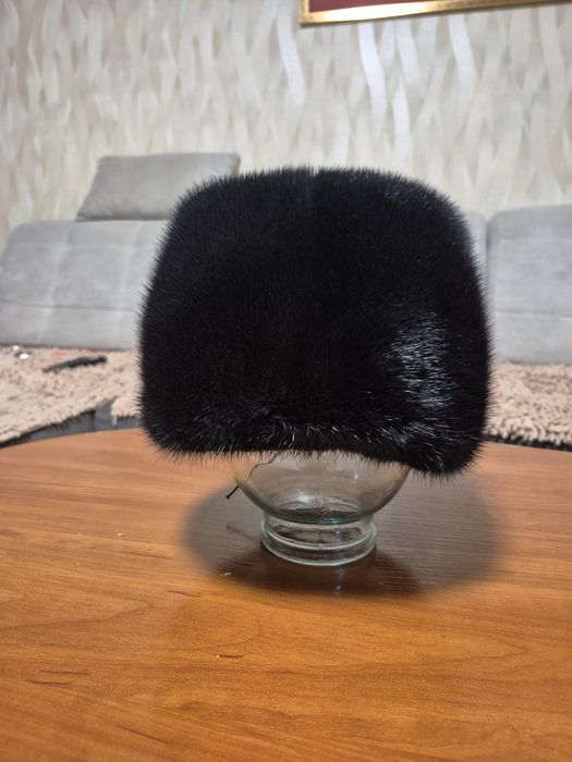 Продам норковую,женскую шапку.