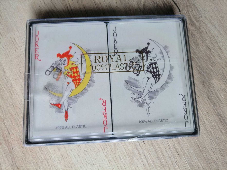 Карти за игра в кутии