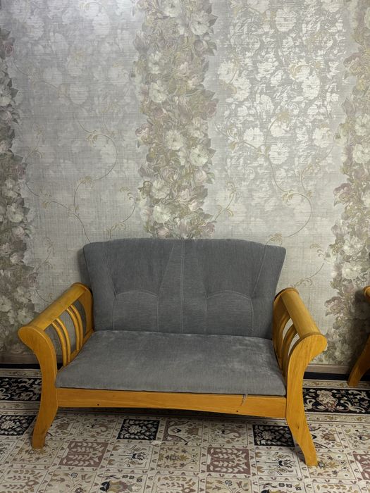 Мягий деревенный диван