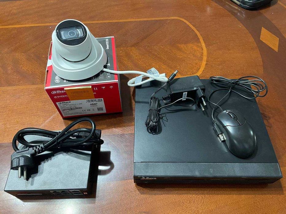 Комплект видеонаблюдения Dahua + PoE Switch (всё рабочее)